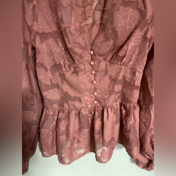 HP✨Pink Flowy Blouse - (Medium) - Picture 7 of 8